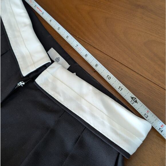 NWT Babaton Bureau Black Mid-rise Wool Twill Pleated Mini Shorts, size 2 - Picture 5 of 9